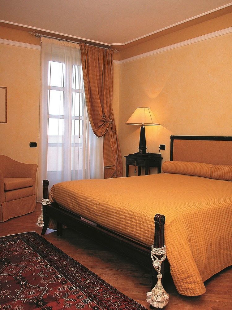 Albergo Castiglione Langhe Castiglione Tinella Exterior photo