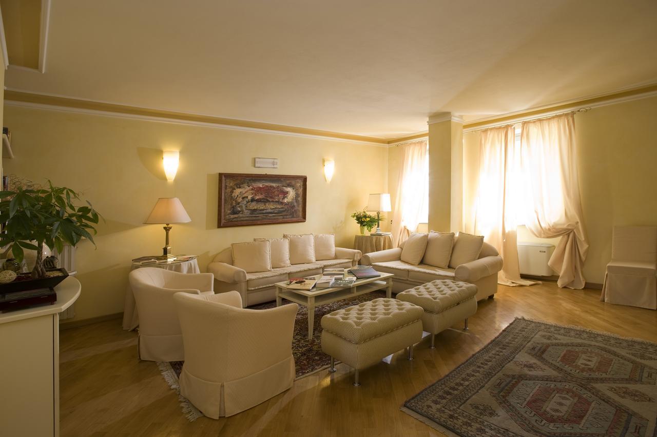 Albergo Castiglione Langhe Castiglione Tinella Exterior photo