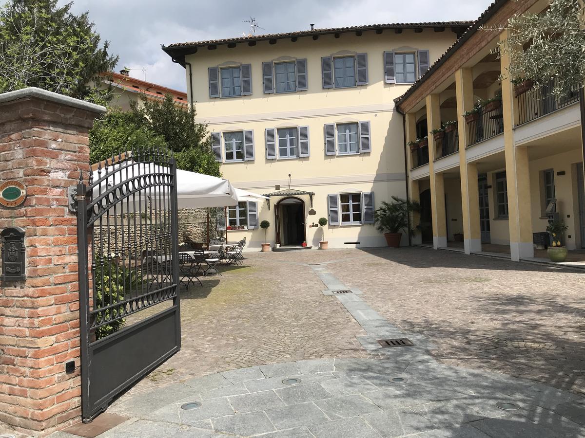 Albergo Castiglione Langhe Castiglione Tinella Exterior photo